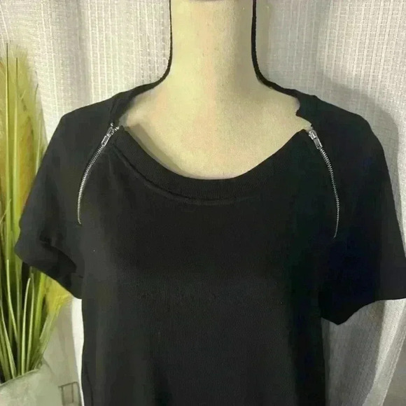 BCBG Maxazria Short Sleeve Sweater Dress Zipper Accent Medium - Picture 2 of 11